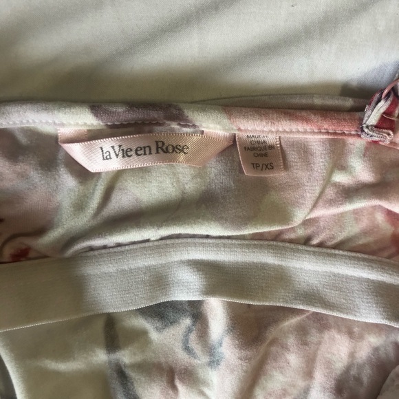 La Vie En Rose Floral Tank - Picture 3 of 3